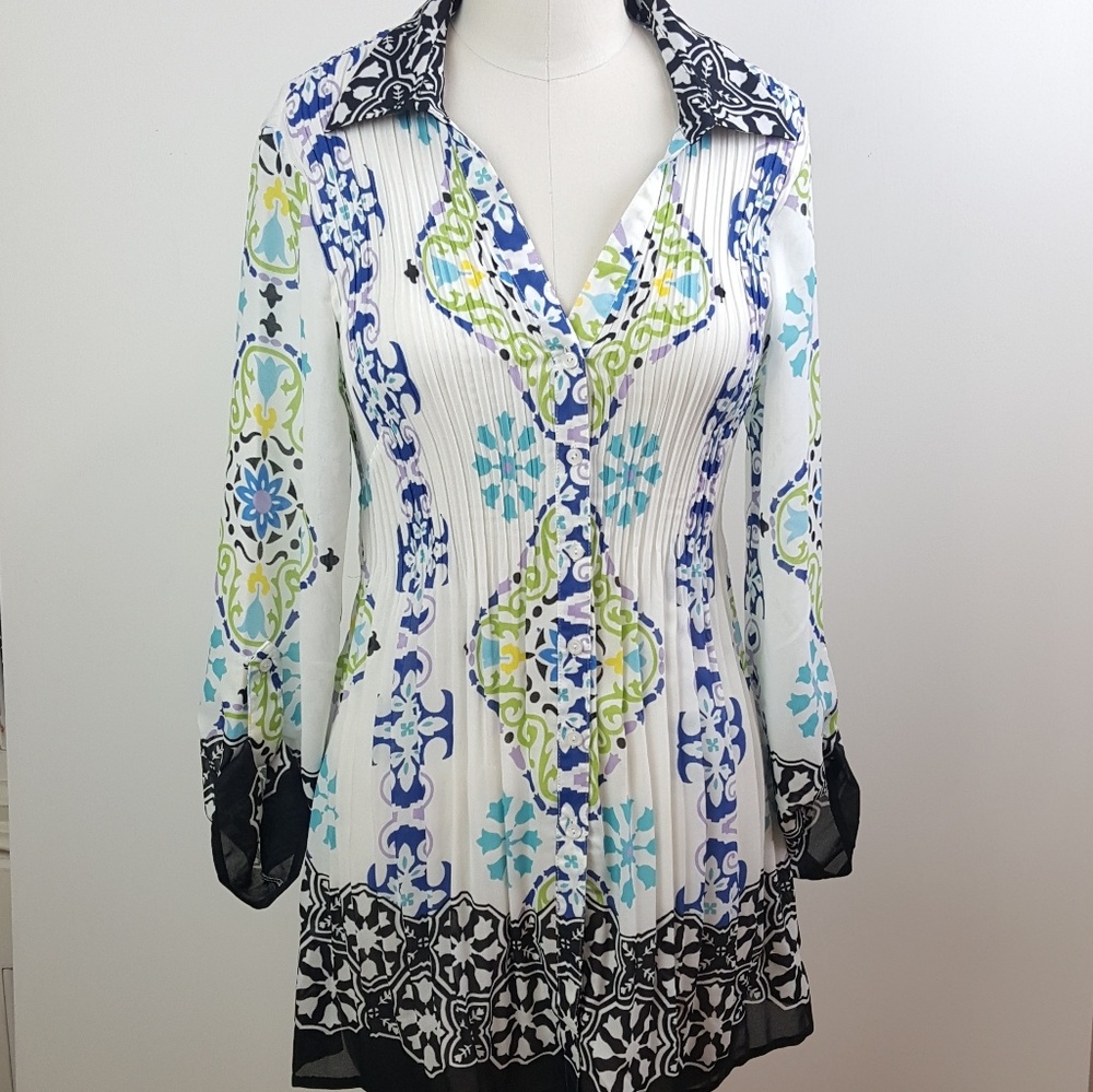 Davina Lightweight Blouse.  Size Small